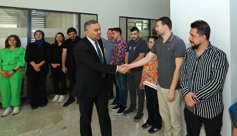 Başkan Hanifi Toptaş, belediye personeliyle bayramlaştı