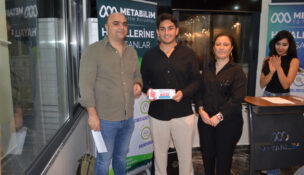 Metabilim, Başarılı Öğrencileri Ödüllerle Uğurladı!