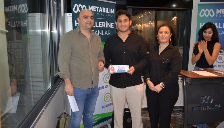 Metabilim, Başarılı Öğrencileri Ödüllerle Uğurladı!
